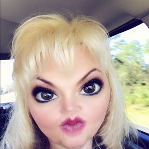 Meet your Posher, Lori